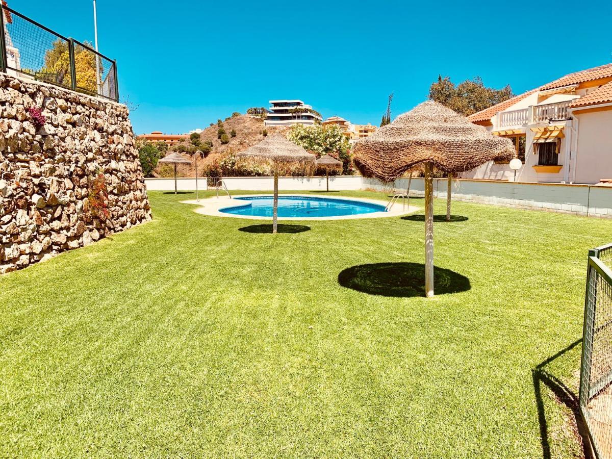 Superb Villa By The Sea Benalmadena Bagian luar foto